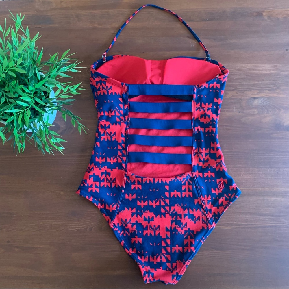 • [Volcom] ‘Flip The Bird’ Swimsuit •